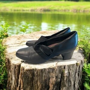 Clarks Everyday Active Air Levee Bank Pump Women's Black Leather Heel Shoe -NWOT